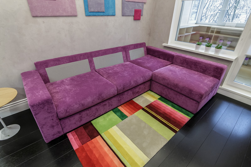 «Квартирный вопрос»: Проект «Черный пол, сиреневый диван» при участии Cosmorelax